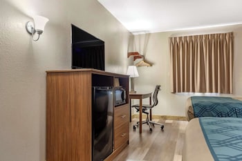 Standard Room, 2 Queen Beds, Non Smoking