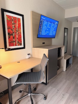 Standard Room, 1 King Bed, Non Smoking, Refrigerator & Microwave