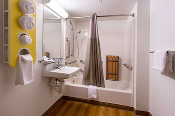 Deluxe Room, 2 Double Beds, Accessible, Non Smoking