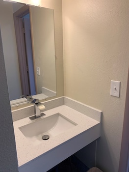 Suite, 1 Queen Bed, Non Smoking (No Pets)