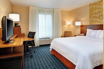 Room, 1 King Bed, Hearing Accessible (Roll-in Shower)