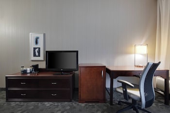 Room, 1 King Bed with Sofa bed, Hearing Accessible, Oceanfront