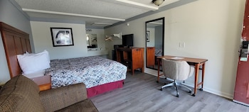 Standard Room, 1 King Bed, Accessible, Non Smoking