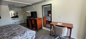 Standard Room, 1 King Bed, Accessible, Non Smoking