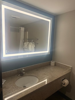 Suite, 1 King Bed, Non Smoking