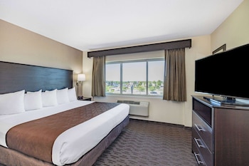 Suite, 1 King Bed, Non Smoking (One Bedroom)