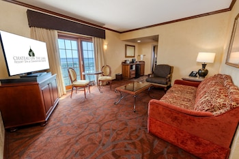 Ambassador King Suite