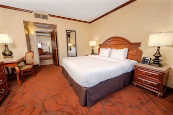 Ambassador King Suite