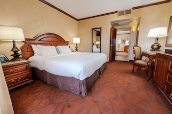 Ambassador King Suite