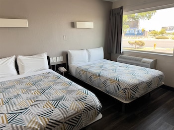 Standard Room, 2 Double Beds, Non Smoking