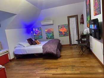Design Room, 1 Queen Bed