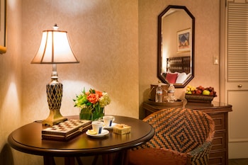 Premium Single Room, 1 King Bed, Accessible