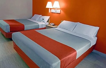 Standard Room, 2 Queen Beds, Non Smoking
