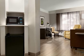 Deluxe Room, 1 King Bed, Non Smoking