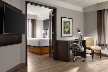 Deluxe Room, 1 King Bed, Non Smoking