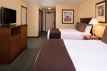 Premium Room, 2 Queen Beds, Courtyard Area