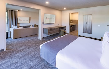 Poolside Suite
