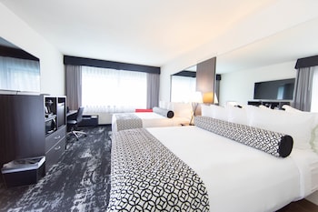 Deluxe Room, 2 Queen Beds