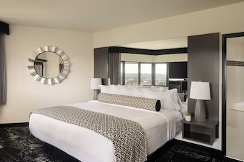 Deluxe Room, 1 King Bed, Balcony