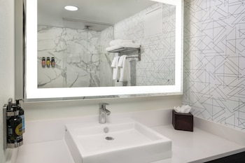 Suite, 1 King Bed, Jetted Tub