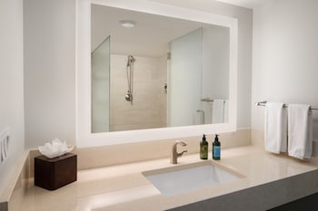 Deluxe Room, 2 Queen Beds, Park View (Pavilion View)