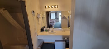 Standard Room, 1 Queen Bed