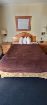 Standard Room, 1 Queen Bed