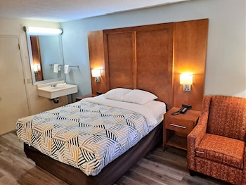 Standard Room, 1 Queen Bed, Non Smoking