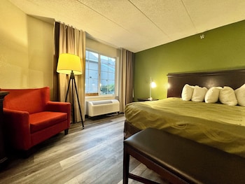 Suite, 1 King Bed, Non Smoking