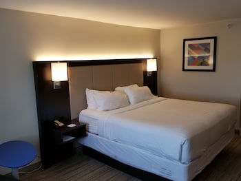 Standard Room, 1 King Bed
