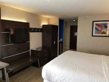 Standard Room, 1 King Bed