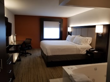 Standard Room, 1 King Bed, Jetted Tub