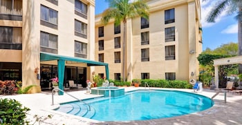 Room, 1 King Bed, Non Smoking, Pool View