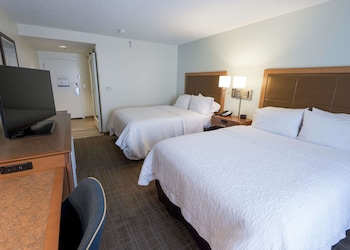 Room, 2 Queen Beds, Non Smoking