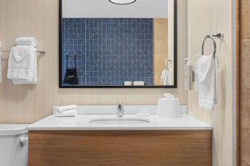 Room, 1 Double Bed, Accessible, Bathtub (Mobility, Hearing)