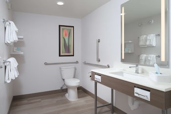 Family Suite, 2 Queen Beds, Accessible