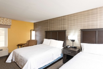 Two queen beds ns