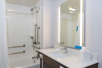Room, 2 Queen Beds, Accessible, Non Smoking