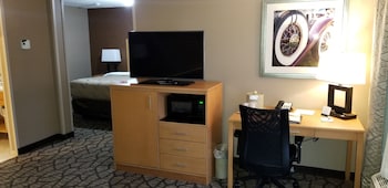 Suite, 1 King Bed with Sofa bed, Non Smoking