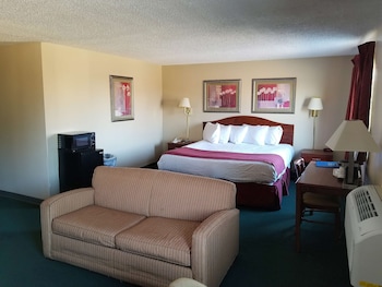 Suite, 1 King Bed, Bathtub