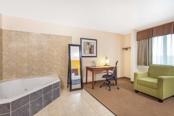 Suite, Multiple Beds, Non Smoking