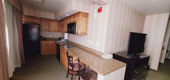 Deluxe Suite, 1 King Bed, Non Smoking