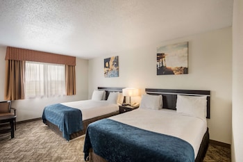 Suite, 2 Queen Beds, Non Smoking, Refrigerator & Microwave (with Sofabed)