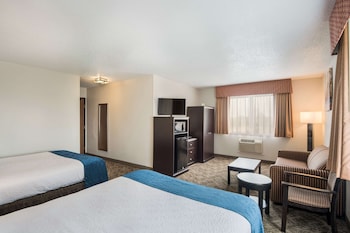 Suite, 2 Queen Beds, Non Smoking, Refrigerator & Microwave (with Sofabed)