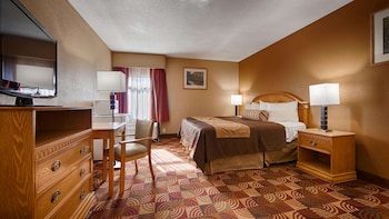 Standard Room, 1 King Bed, Accessible, Bathtub
