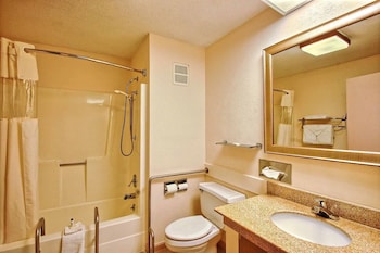 Standard Room, 1 King Bed, Accessible, Bathtub
