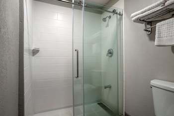 Suite, Multiple Beds, Non Smoking (Shower Only)