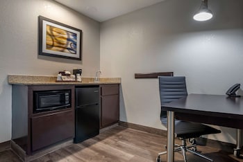 Suite, Multiple Beds, Non Smoking, Refrigerator & Microwave
