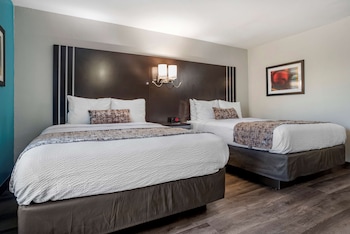Suite, Multiple Beds, Non Smoking (Shower Only)