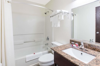 Standard Room, 1 Queen Bed